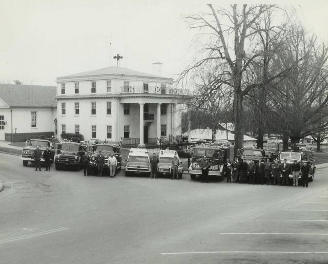 A company group picture in 1971.