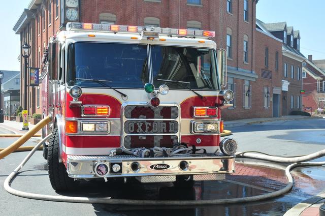 Engine 21-2 on the plug at Third and Locust.