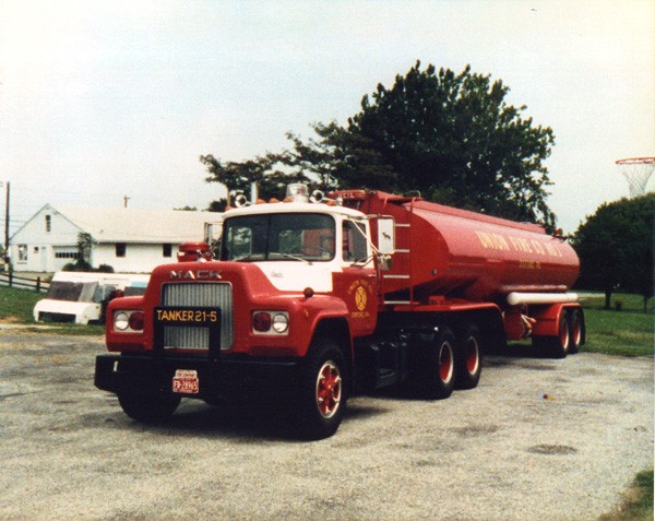 1977 R Model Mack Tractor-6000 gallon Heil Trailer